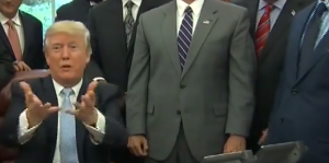 Christofascists kiss the ring: Trump gets a gaggle of ‘religious’ leaders to thank him for others’ Harvey efforts 📺 (mediaite.com)