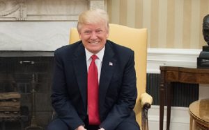 Trump claims his barely half-filled rally for Roy Moore was ‘packed to the rafters.’ Really? Look a this… deepstatenation.com