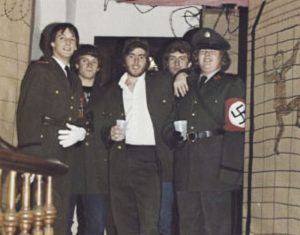 Gettysburg College trustee resigns after yearbook photo of him in Nazi costume surfaces (nydailynews.com)